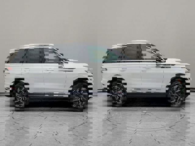 New 2026 Lincoln Aviator AWD image 11