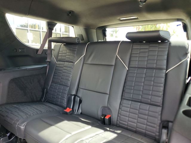 New 2024 Cadillac Escalade ESV V w/ LPO, ONYX Package AWD/4WD image 32
