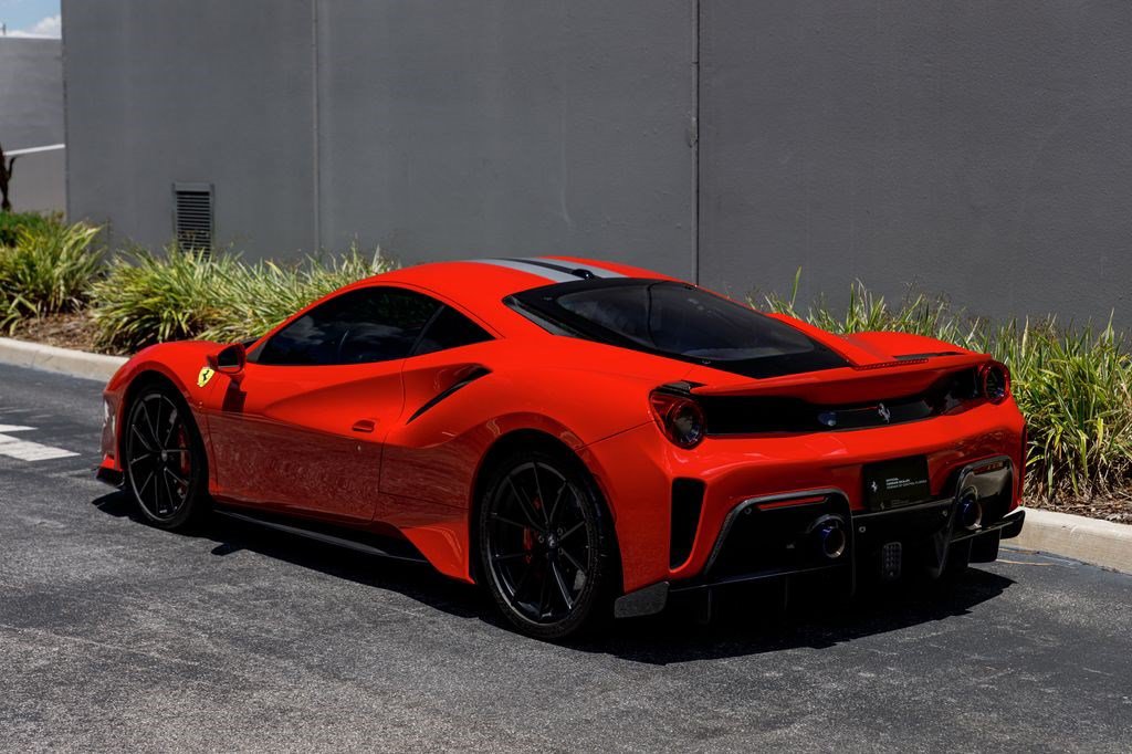Used 2019 Ferrari 488 Pista Coupe RWD image 3