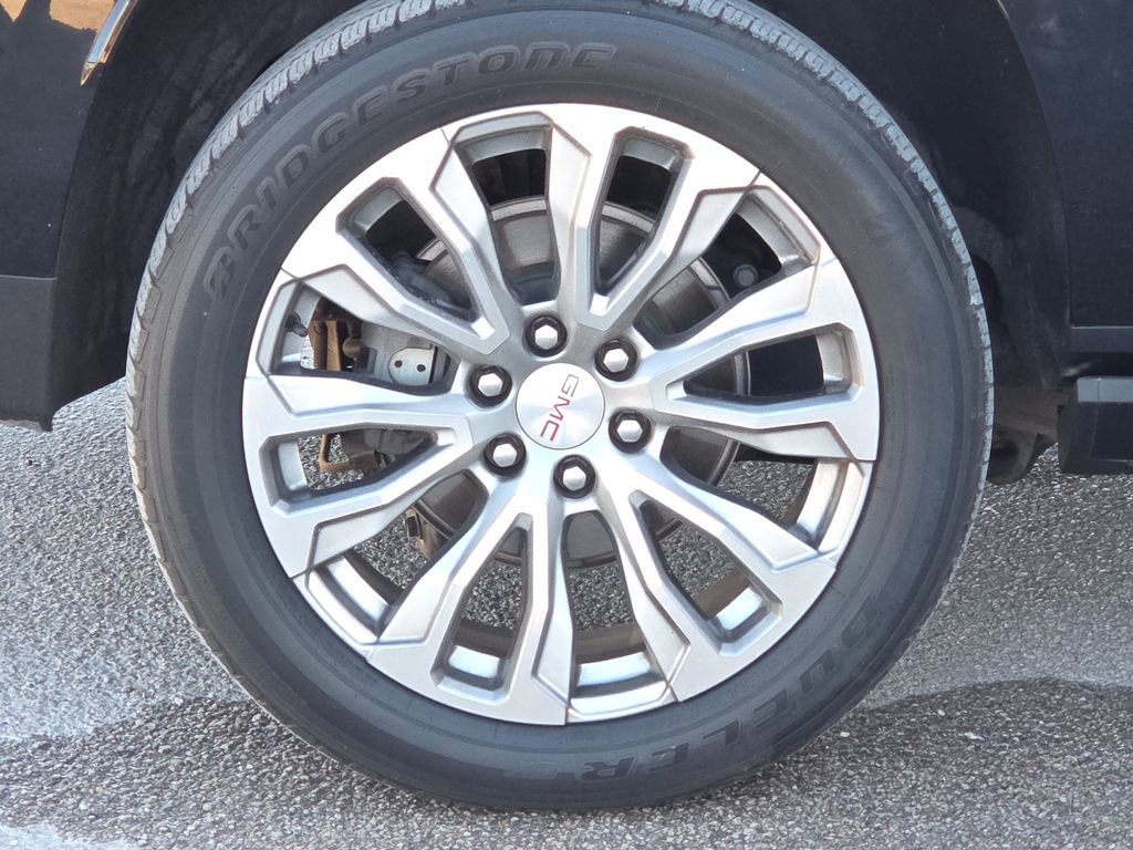 Used 2022 GMC Yukon XL Denali AWD/4WD image 9