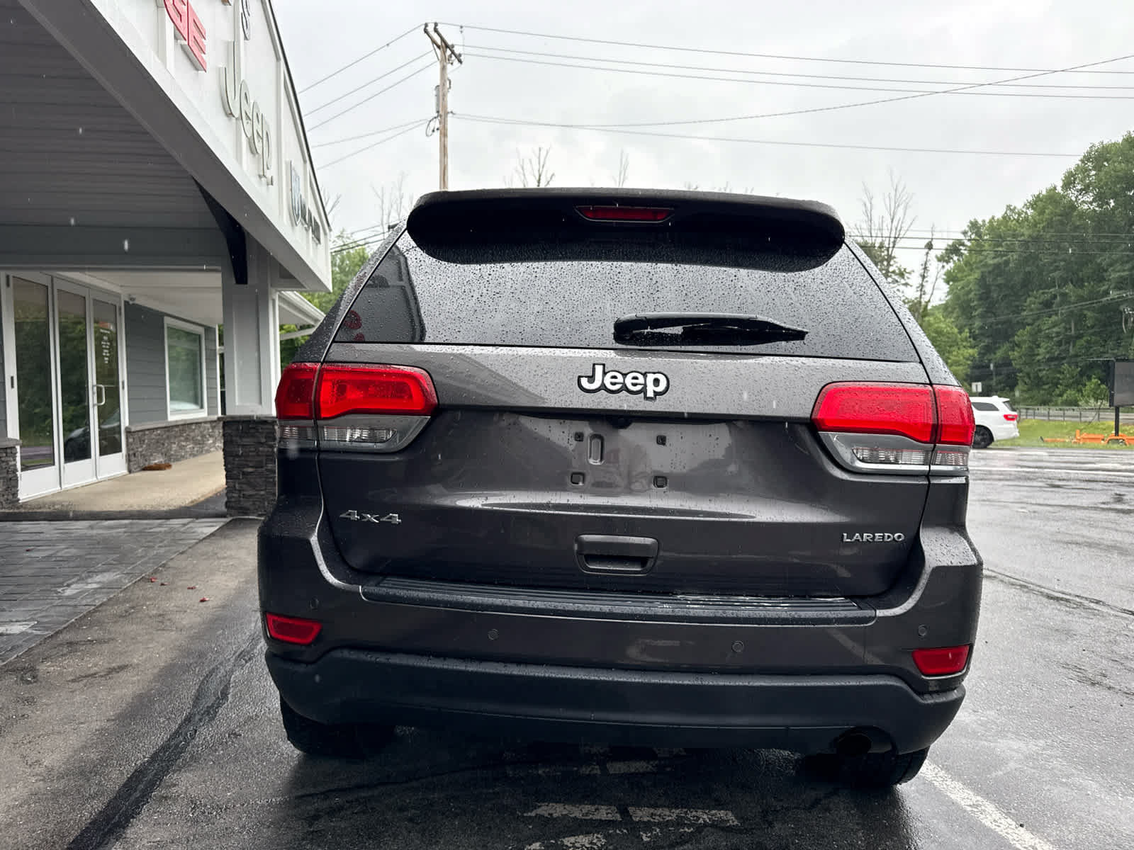 Used 2017 Jeep Grand Cherokee Laredo w/ Quick Order Package 23E AWD/4WD image 4