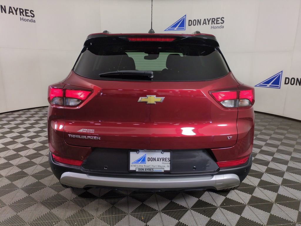 Used 2022 Chevrolet TrailBlazer LT w/ Convenience Package FWD image 4