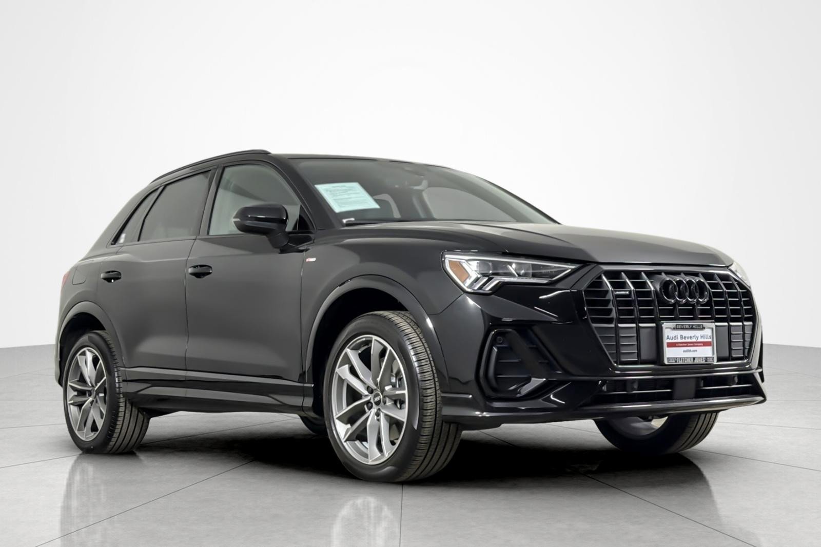 Used 2025 Audi Q3 2.0T Premium w/ Convenience Package image 7