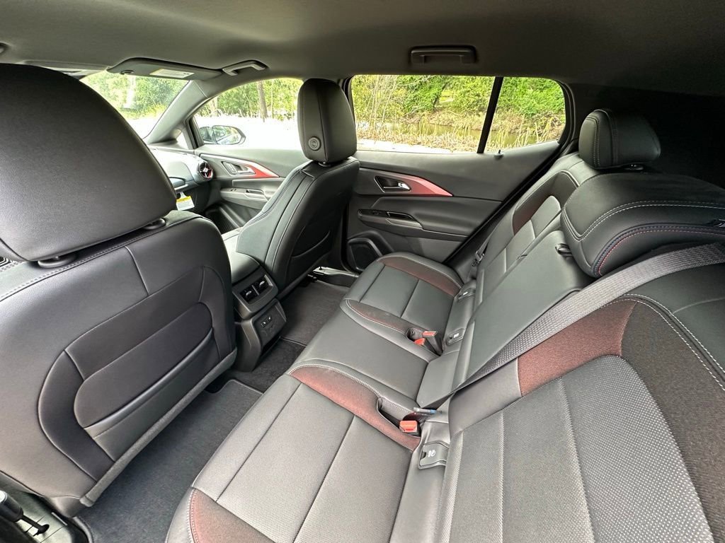 New 2025 Chevrolet Equinox EV RS w/ Convenience Package II FWD image 44