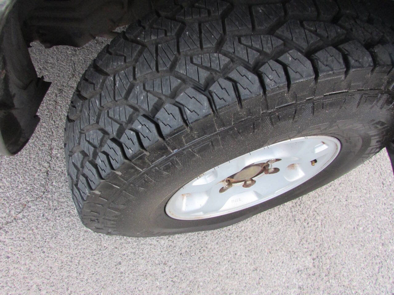 Used 2000 Nissan Xterra XE image 13