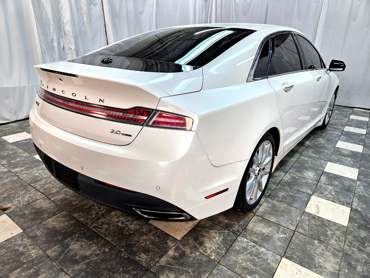 Used 2016 Lincoln MKZ image 5