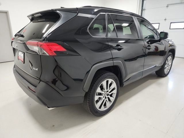 Used 2024 Toyota RAV4 XLE Premium image 12