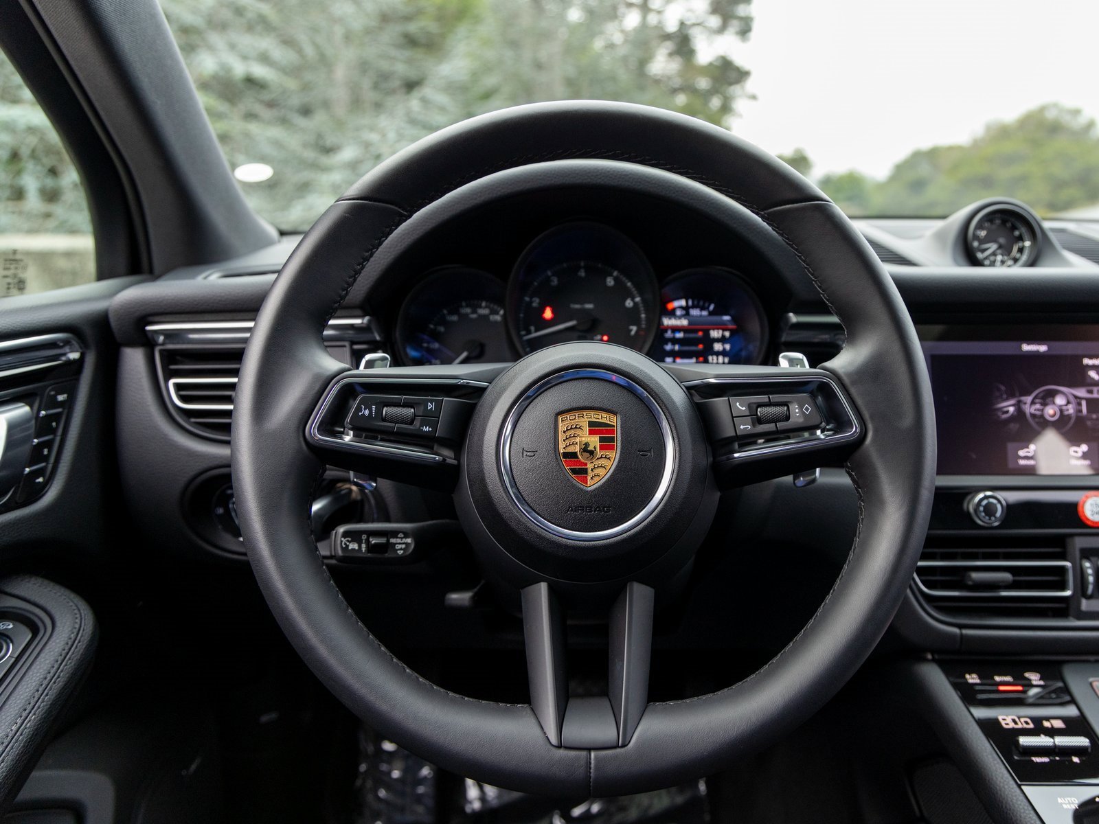 Certified 2025 Porsche Macan image 29