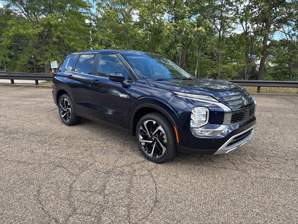 New 2025 Mitsubishi Outlander SE image 2