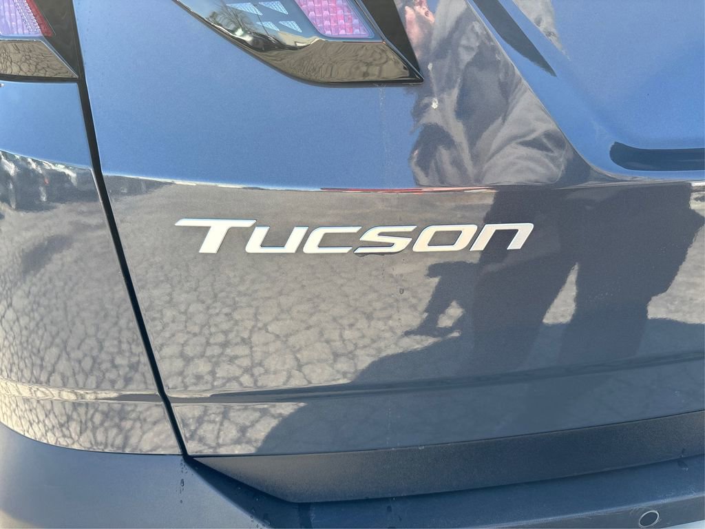 Used 2025 Hyundai Tucson Limited AWD/4WD image 15
