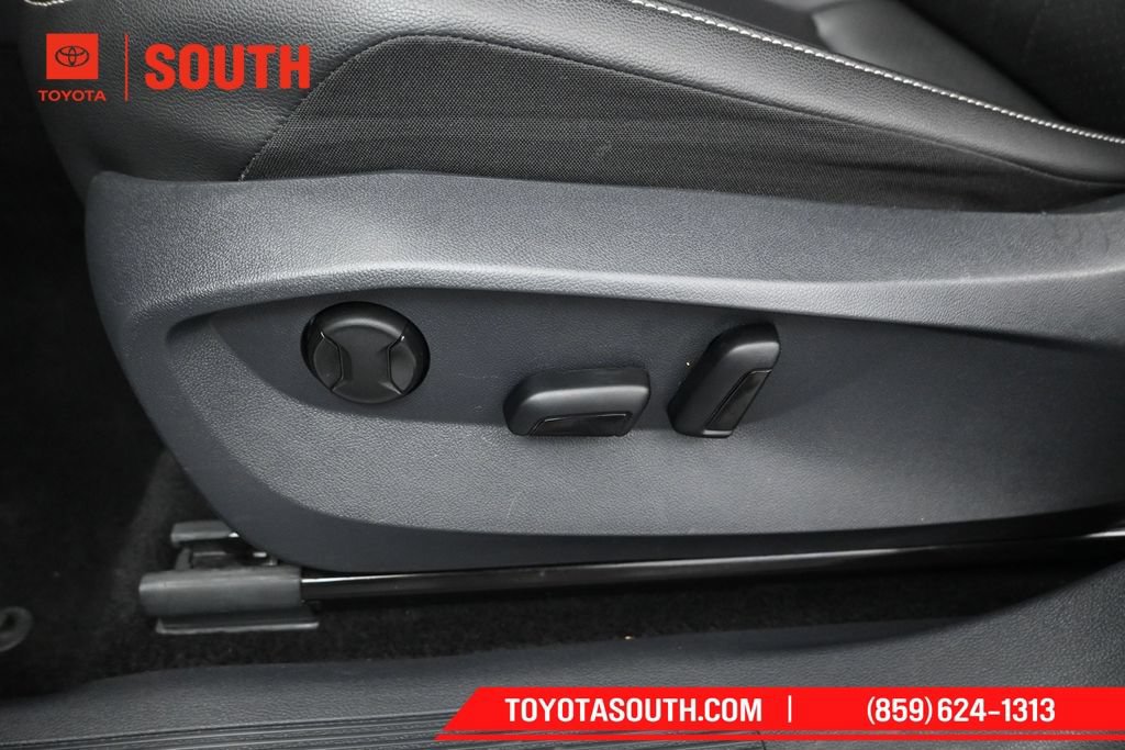 Used 2024 Volkswagen Tiguan SE AWD/4WD image 25