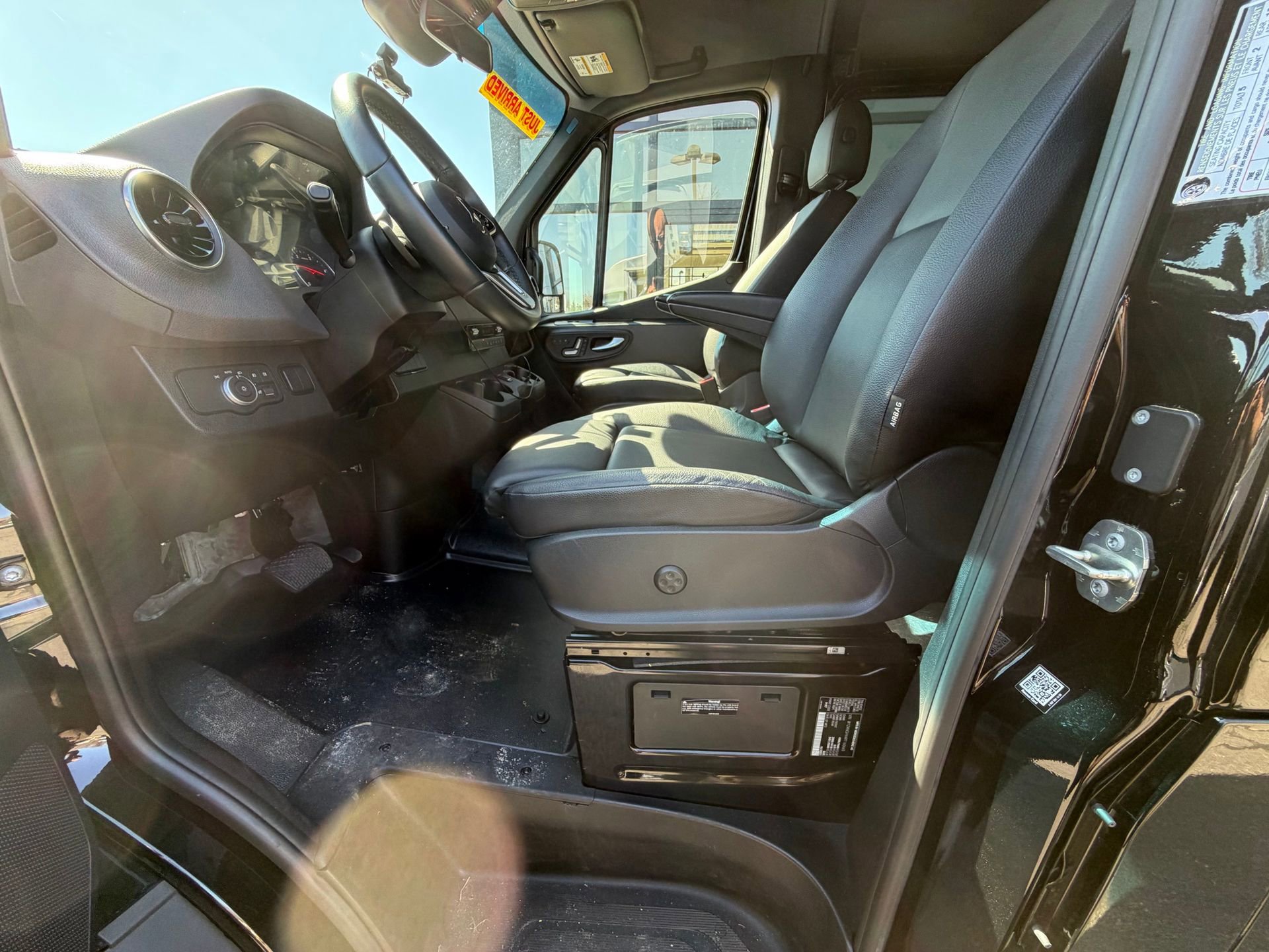 Used 2024 Mercedes-Benz Sprinter 2500 image 6