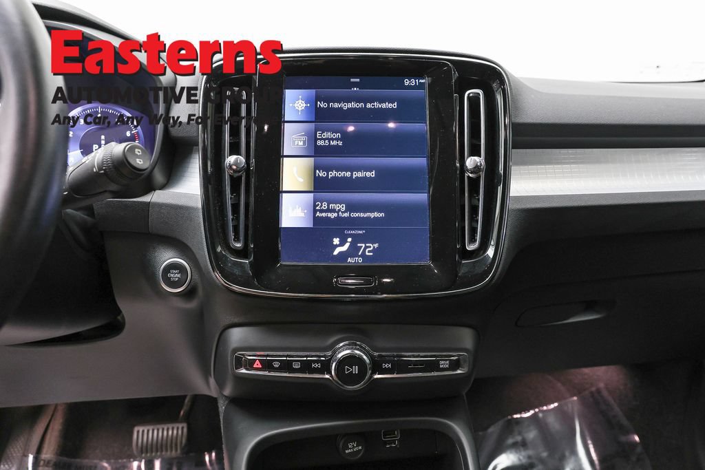 Used 2021 Volvo XC40 T4 Momentum FWD image 11