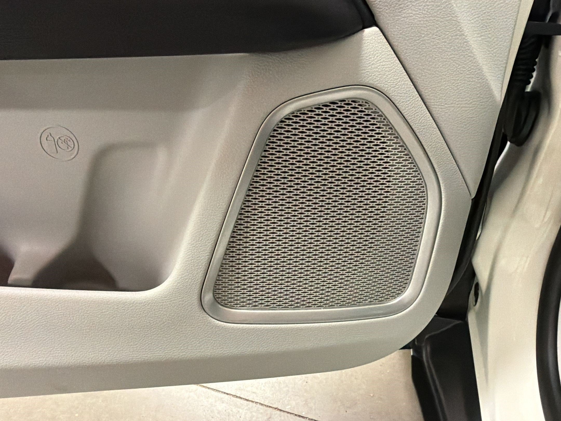 Used 2020 Jeep Compass Latitude FWD image 26