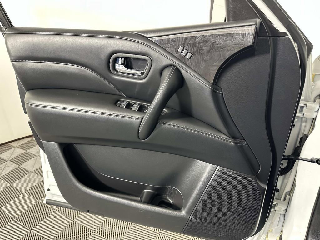 Used 2024 INFINITI QX80 Luxe image 25