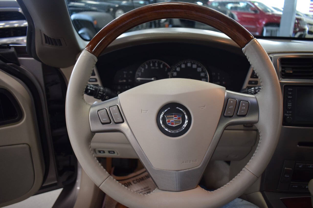 Used 2005 Cadillac XLR RWD image 70