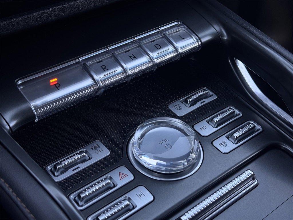 Used 2024 Lincoln Nautilus Reserve w/ Equipment Group 202A image 17