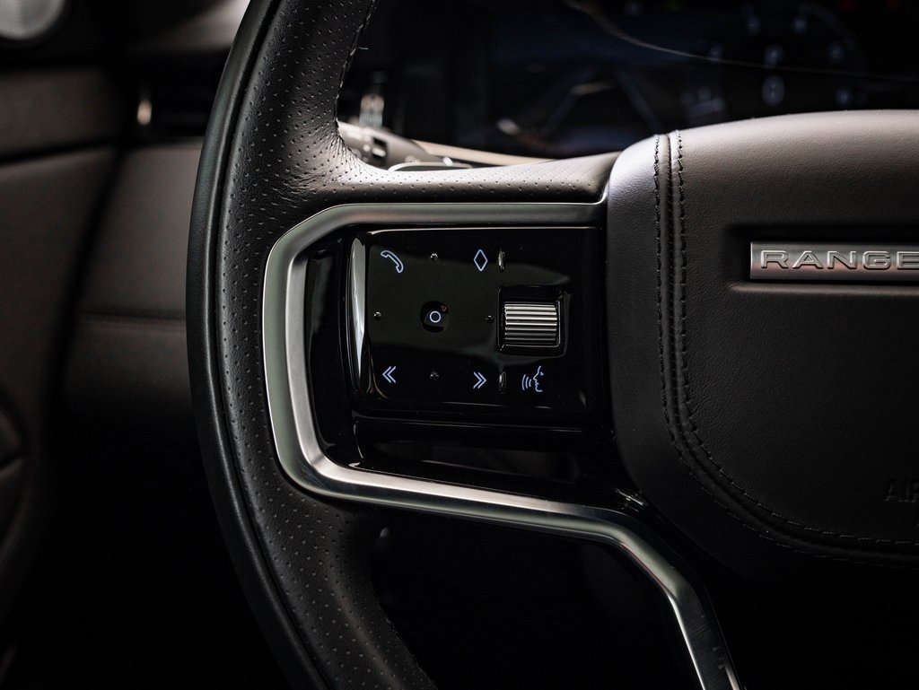 Used 2023 Land Rover Range Rover Evoque R-Dynamic SE image 28