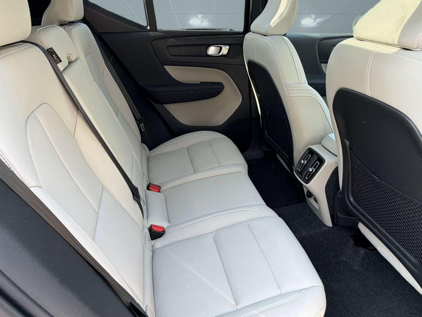 New 2026 Volvo XC40 B5 Plus w/ Protection Package Premier AWD/4WD image 30