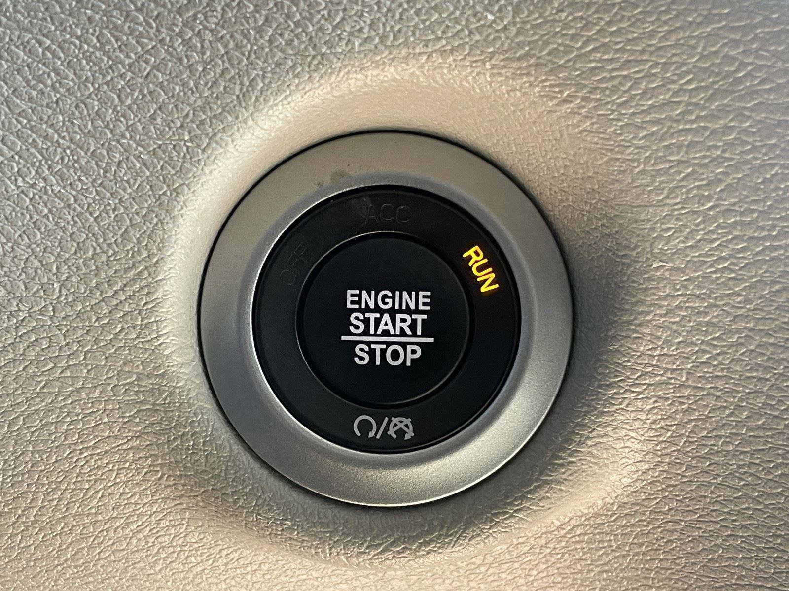 Used 2023 Chrysler Pacifica Touring-L image 24