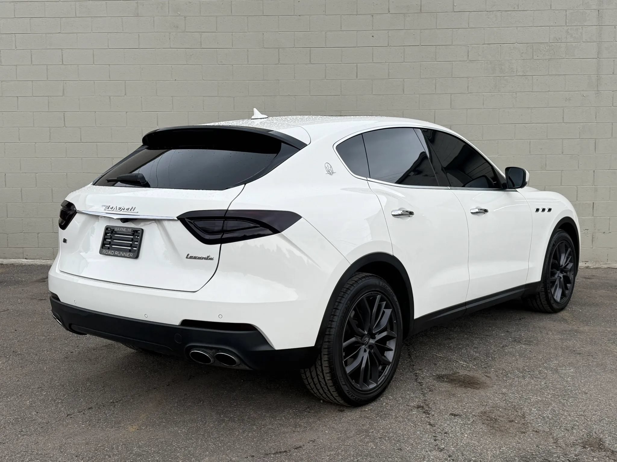 Used 2018 Maserati Levante AWD/4WD image 9