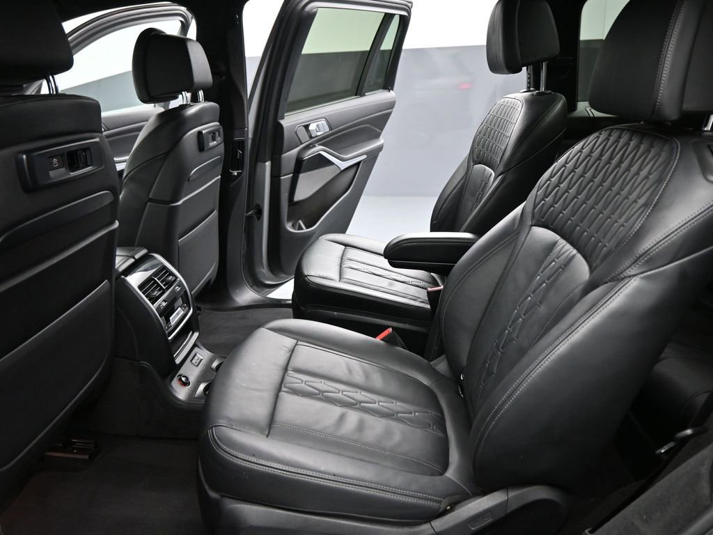 Used 2021 BMW X7 xDrive40i w/ M Sport Package image 18