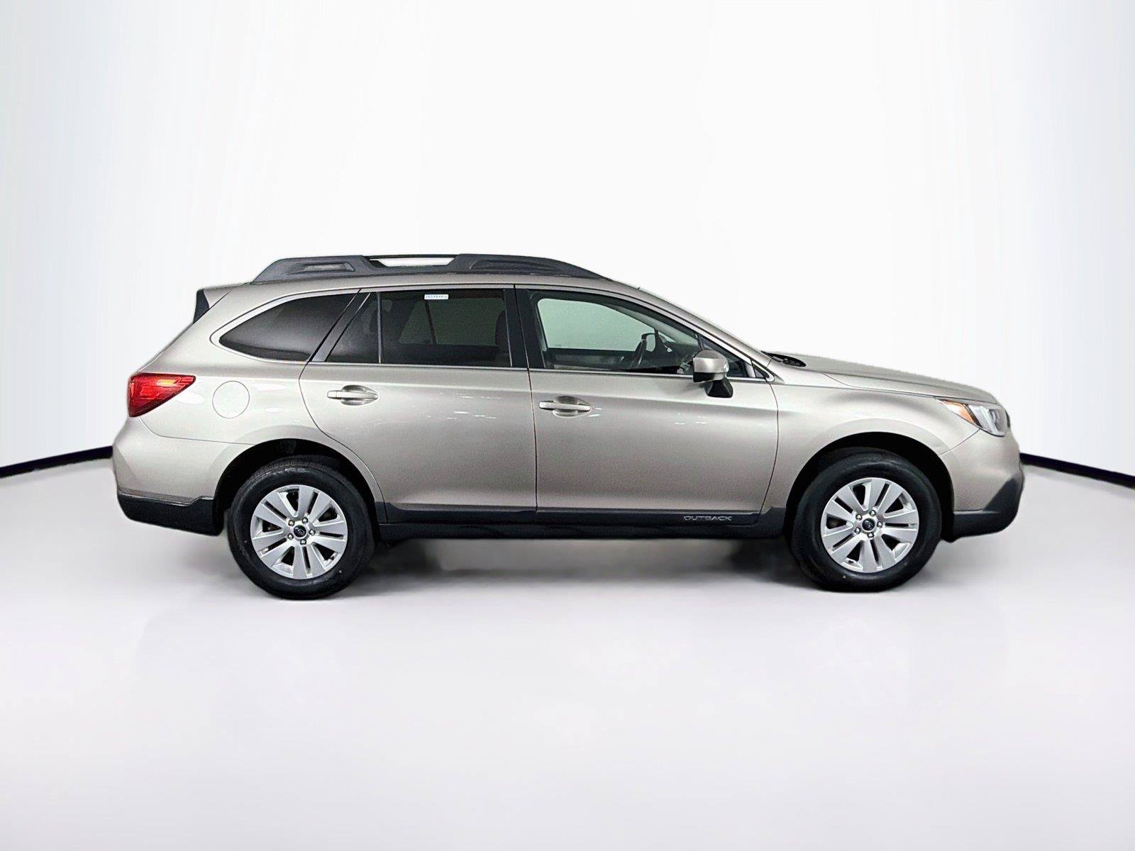 Used 2017 Subaru Outback 2.5i Premium AWD/4WD image 12
