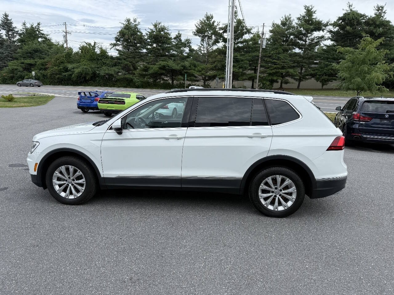 Used 2018 Volkswagen Tiguan SE w/ Panoramic Sunroof Package AWD/4WD image 9
