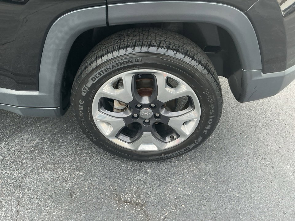 Used 2018 Jeep Compass Limited w/ Navigation Group image 26