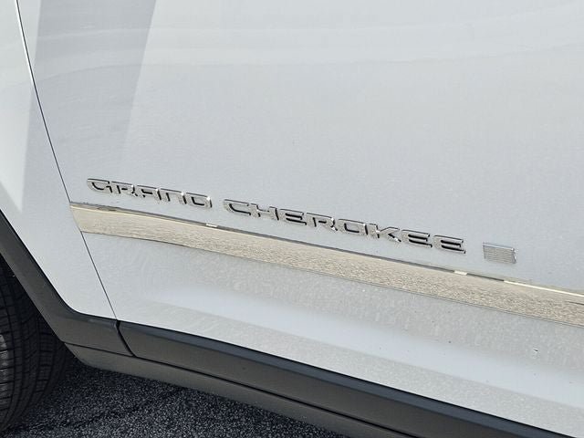 Used 2023 Jeep Grand Cherokee Limited RWD image 42