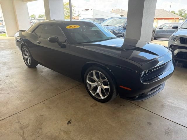 Used 2016 Dodge Challenger SXT Plus RWD image 7