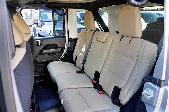 Used 2018 Jeep Wrangler Unlimited Sahara image 20