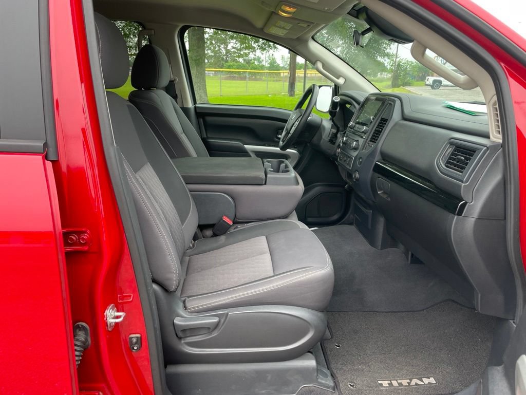 Used 2022 Nissan Titan SV RWD image 16
