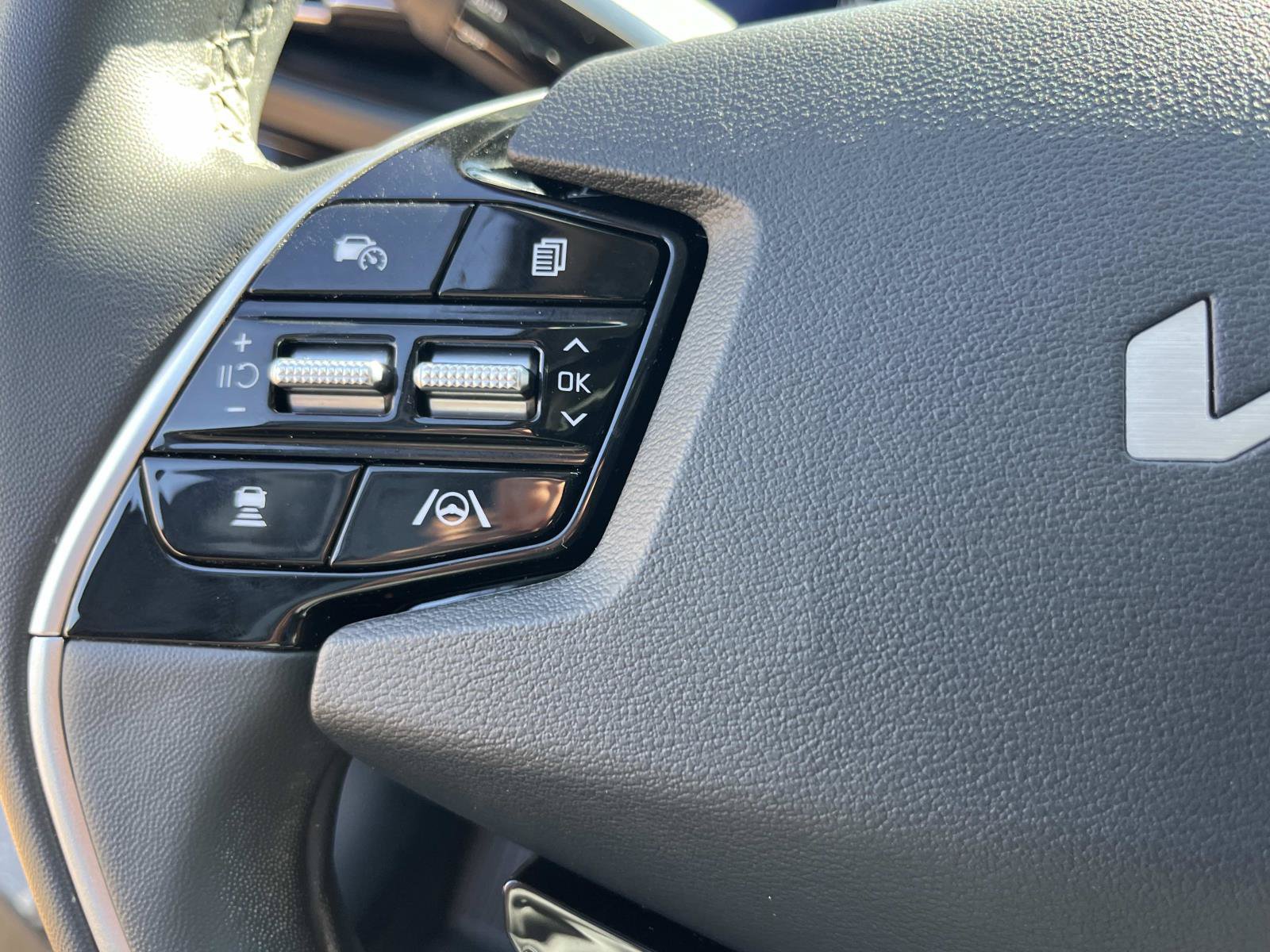 Used 2024 Kia Niro Wind FWD image 32