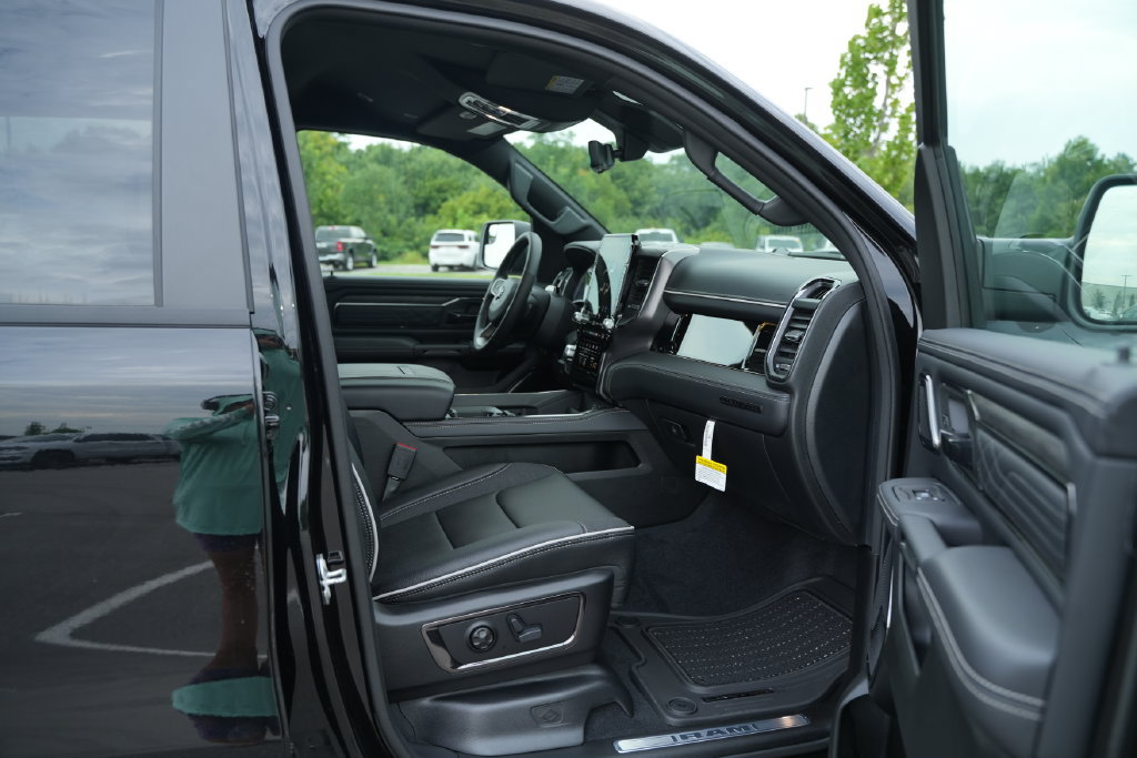 New 2026 RAM 1500 Limited AWD/4WD image 16