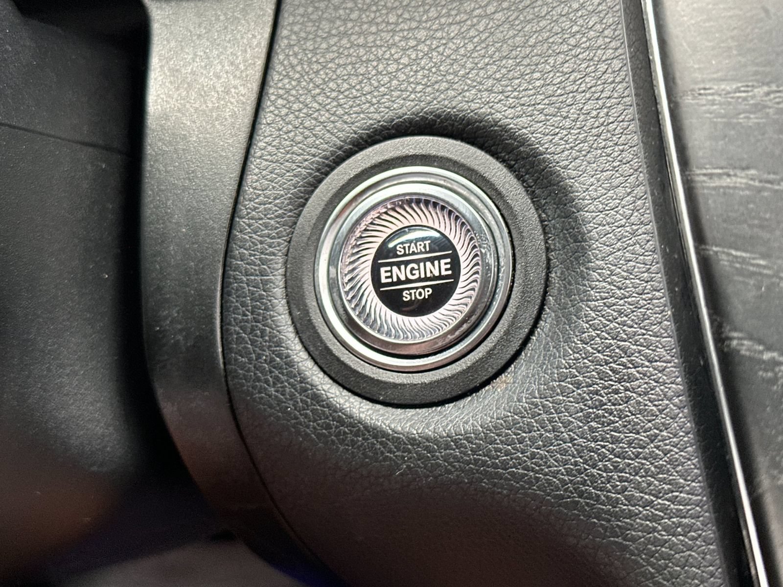 Used 2021 Mercedes-Benz GLC 300 image 24