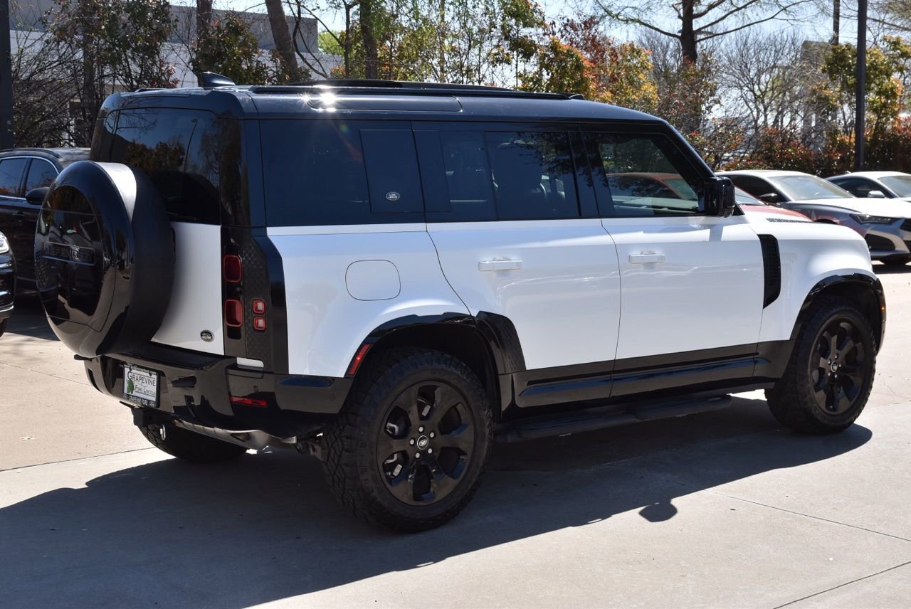 Used 2023 Land Rover Defender 110 X-Dynamic SE image 7