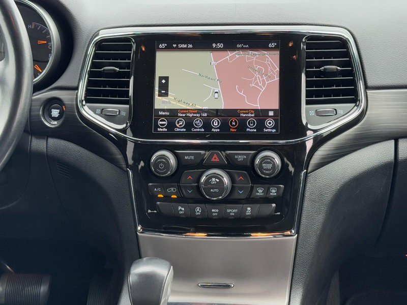 Used 2021 Jeep Grand Cherokee Laredo X AWD/4WD image 13