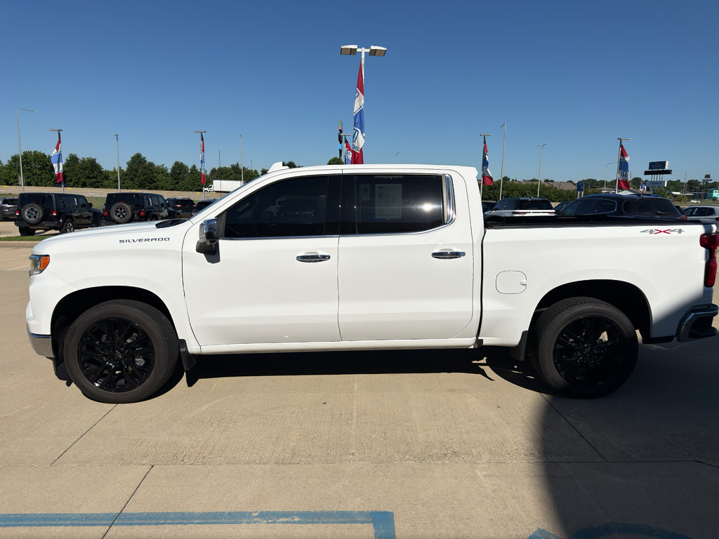 Used 2022 Chevrolet Silverado 1500 LTZ AWD/4WD image 8
