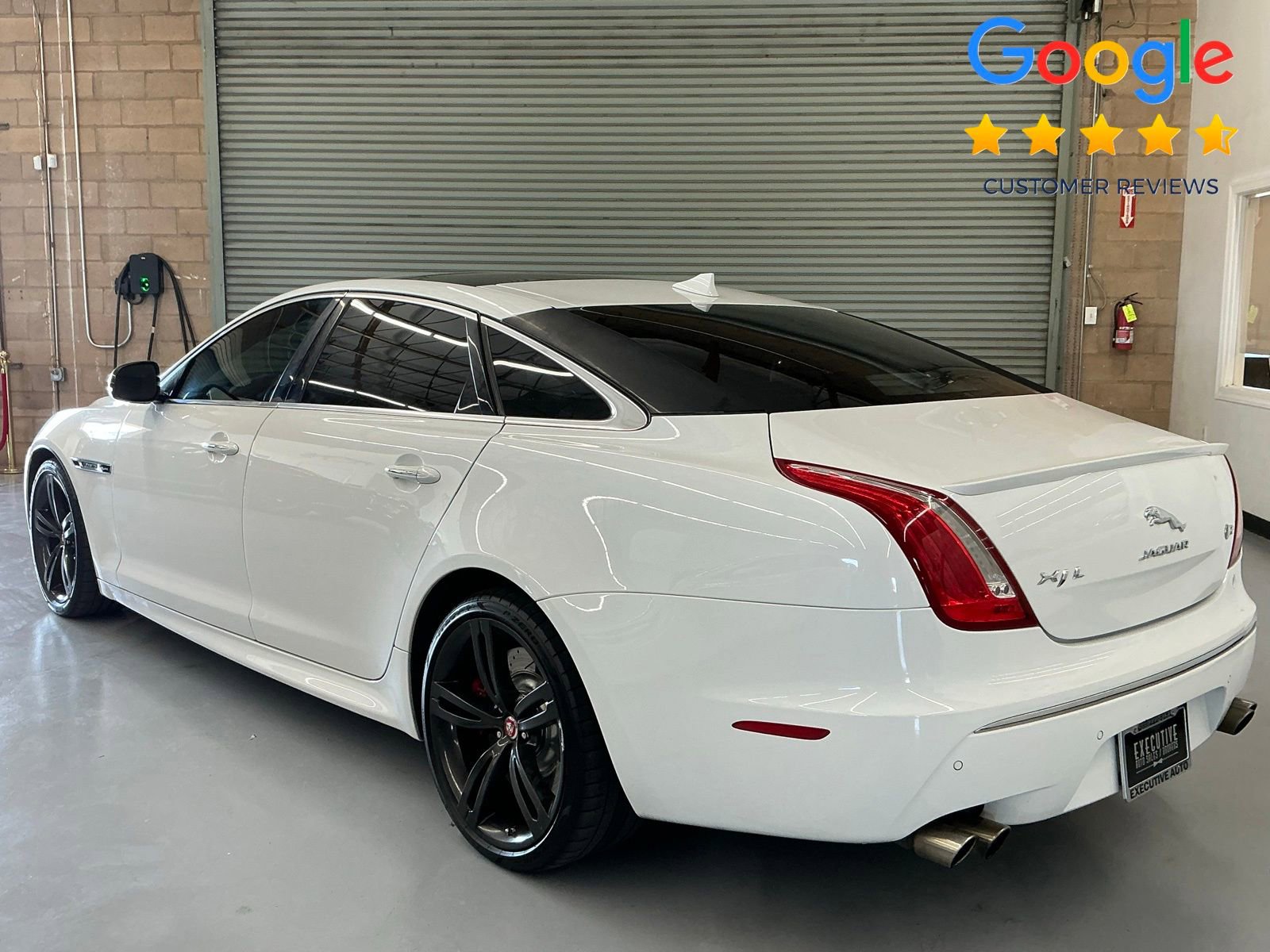 Used 2015 Jaguar XJ R LWB RWD image 7