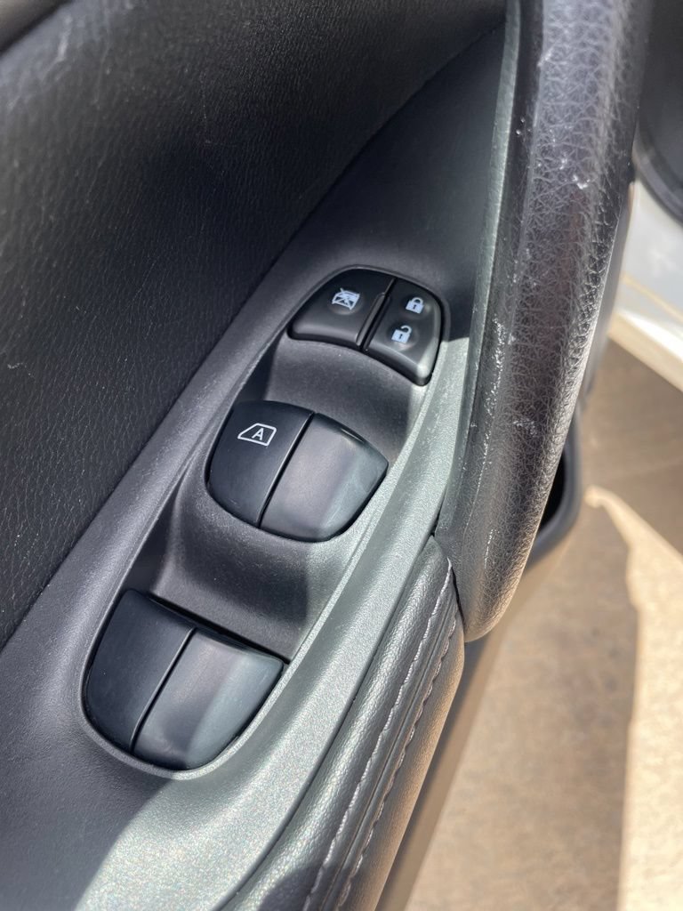 Used 2019 Nissan Rogue Sport S AWD/4WD image 18