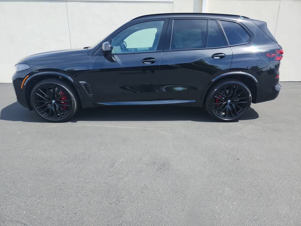 New 2026 BMW X5 xDrive40i w/ M Sport Package AWD/4WD image 4