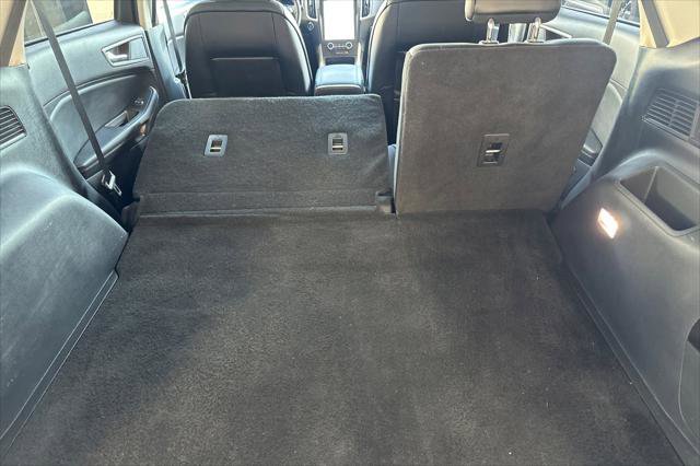 Used 2021 Ford Edge SEL image 14