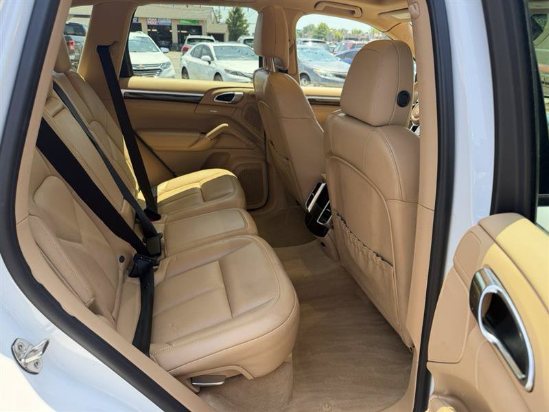 Used 2016 Porsche Cayenne AWD/4WD image 13
