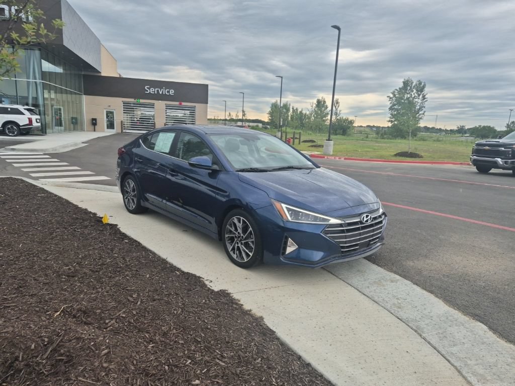 Used 2020 Hyundai Elantra Limited w/ Ultimate Package 03 FWD image 4