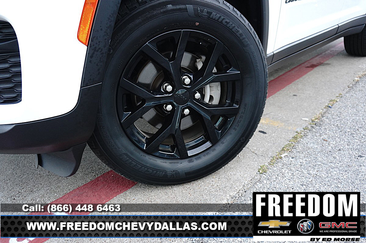Used 2024 Jeep Grand Cherokee Altitude RWD image 42