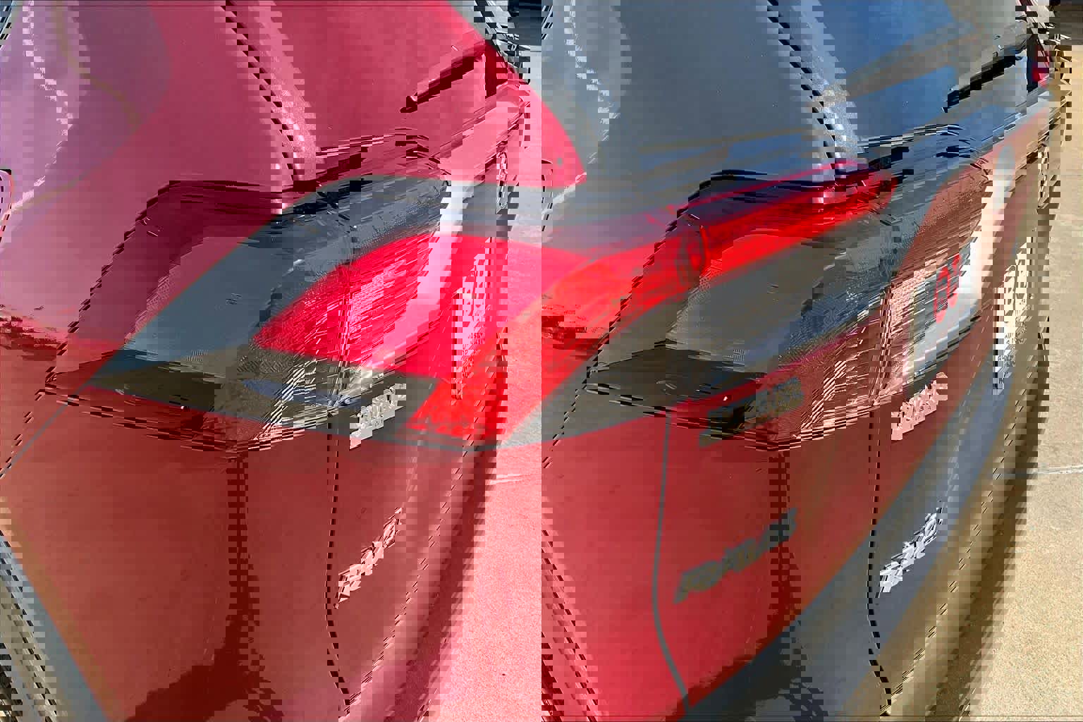 Used 2019 Toyota RAV4 Limited image 28