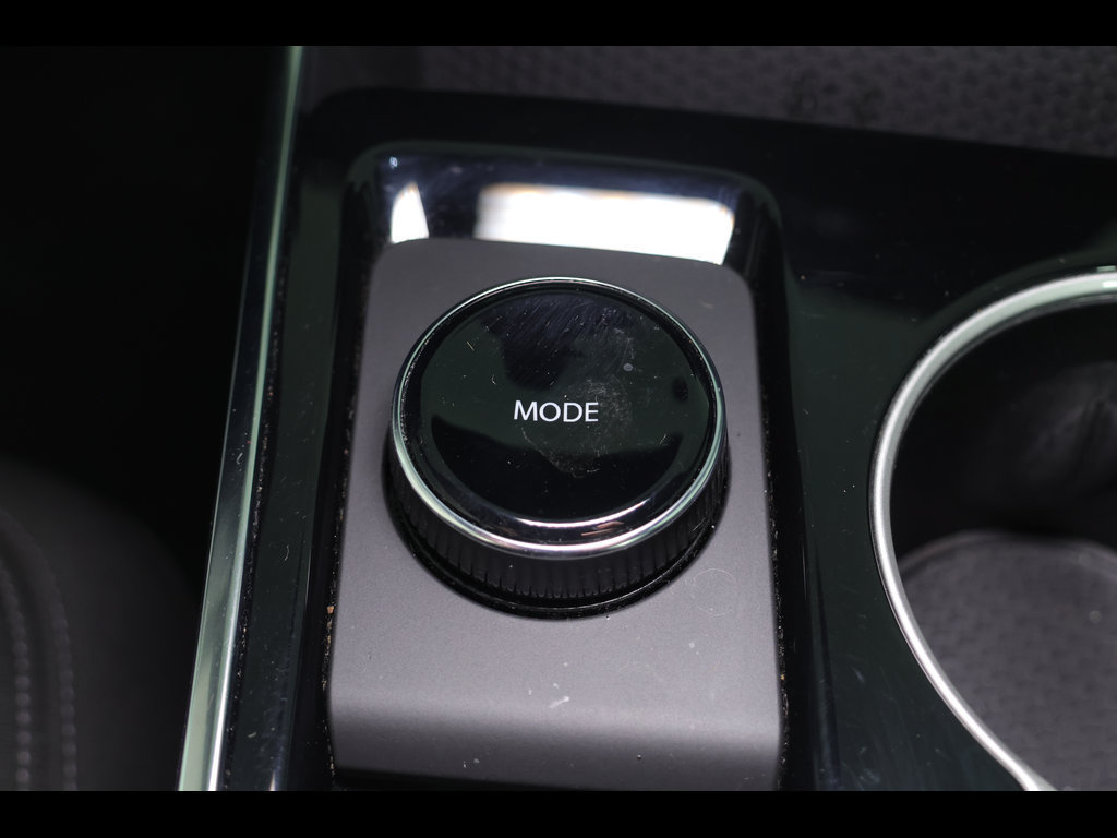 Used 2026 Chevrolet Equinox LT AWD/4WD image 14
