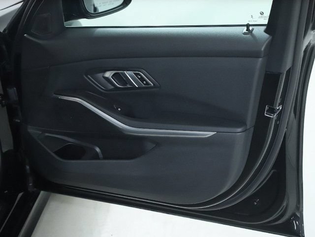 Used 2023 BMW 330i xDrive Sedan w/ Premium Package AWD/4WD image 34