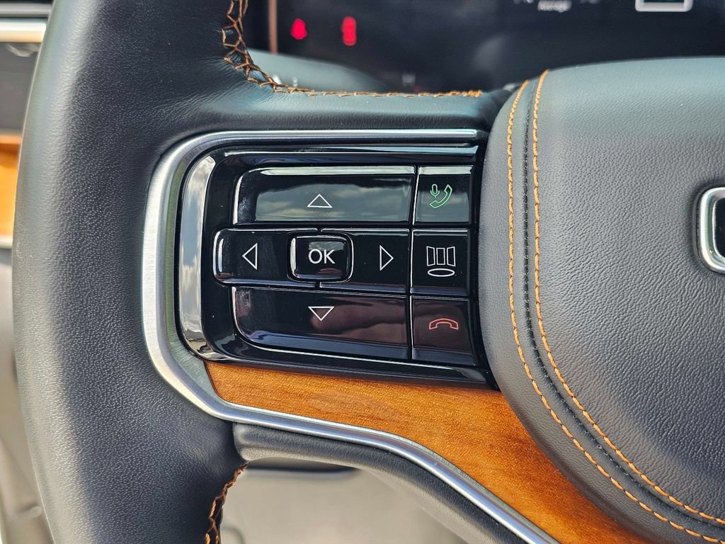 Used 2023 Jeep Grand Wagoneer L Series III AWD/4WD image 22